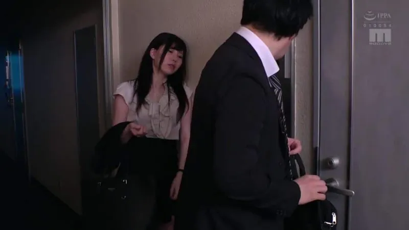 Cô vợ nhà kề bên nhận nhầm tôi là gã chồng trong một hôm say xỉn