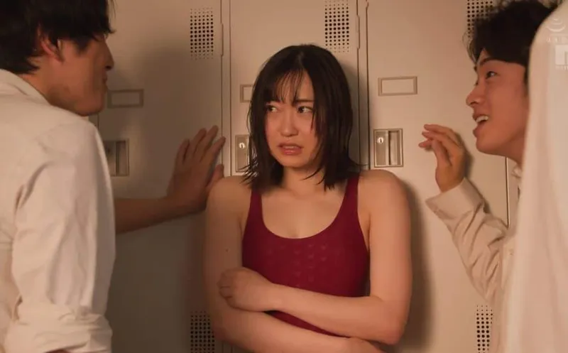 Nữ sinh có body ngon bị nhóm bạn trong clb bơi lội thông đồng cưỡng bức