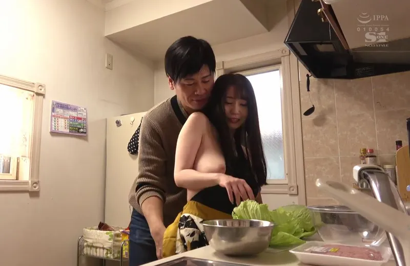 Nghi ngờ vợ "đi ngoài", ông xã lén lắp camera và chứng kiến tất cả