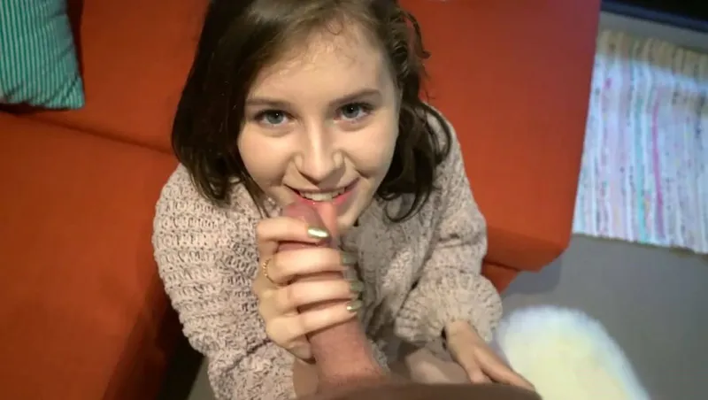 Bắn tinh ngập chiếc bướm hồng của nhân tình dễ thương