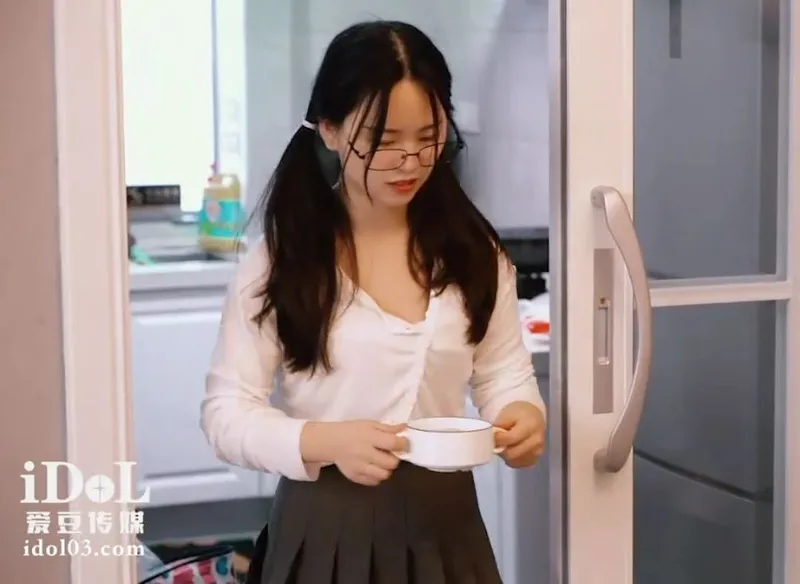 Nữ nhi về quê ăn tết bị bố dượng phang vì càng lớn càng ngon