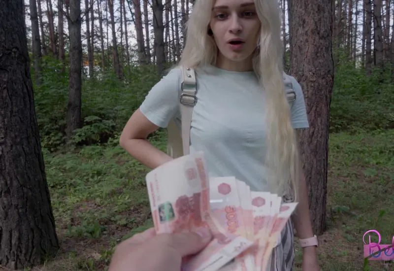 Dùng tiền gạ trả bài ghệ hám tiền ngay trong rừng vắng vẻ